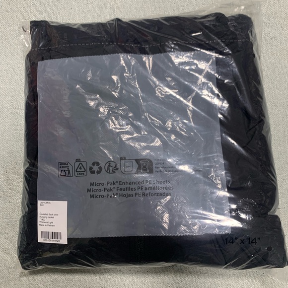 Lululemon NWT Insulated Back-Vent Running Jacket $198 USD Size L Black - Picture 9 of 16